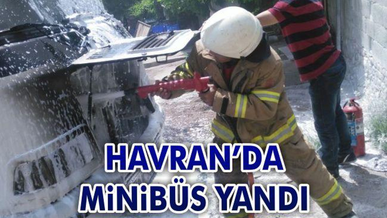 Havran’da minibüs yandı