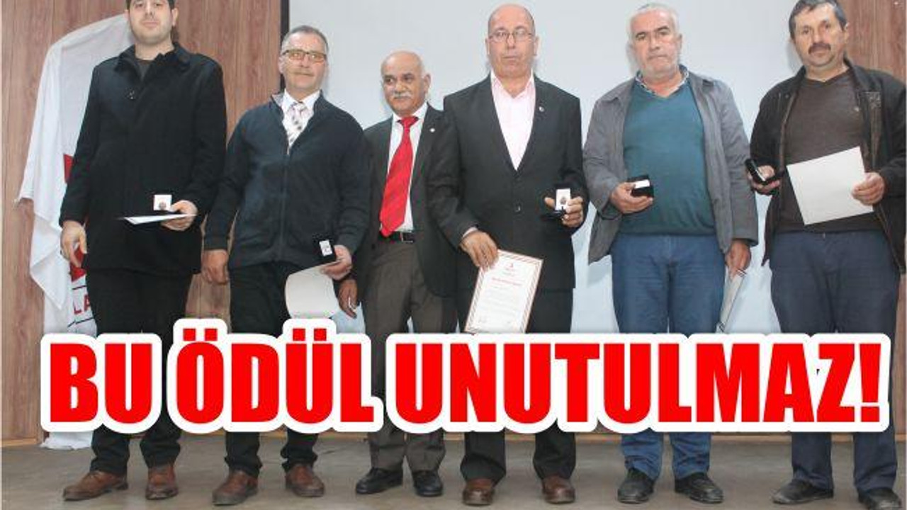 Kızılay Bağışçılarına Madalya