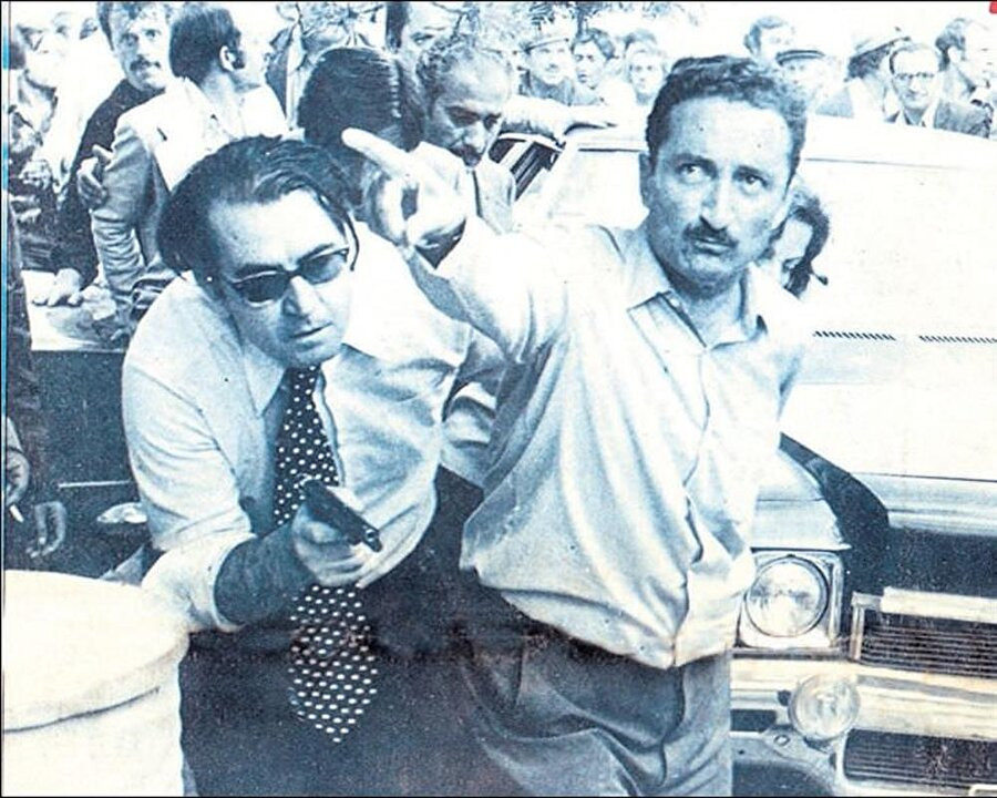 ECEVİTİN ÖLÜM YILDÖNÜMĞÜ