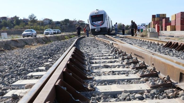 Son Dakika! Balıkesir'de Tren Durduruldu