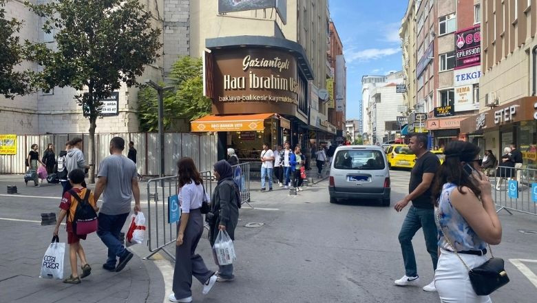 Serin Havalarda Balıkesir Caddeleri Canlandı